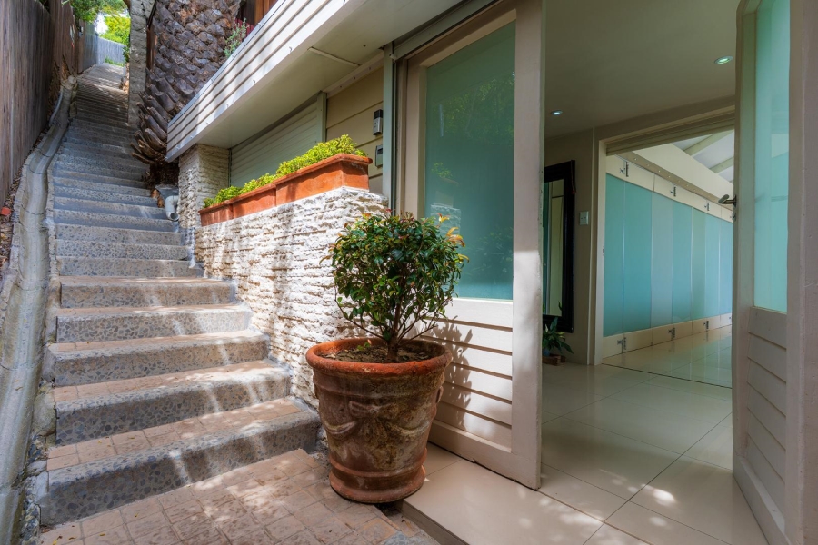 4 Bedroom Property for Sale in Clifton Western Cape